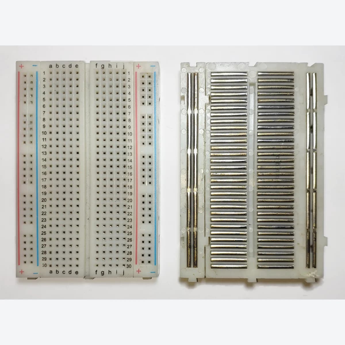 Breadboard 830 Titik (MB-102)